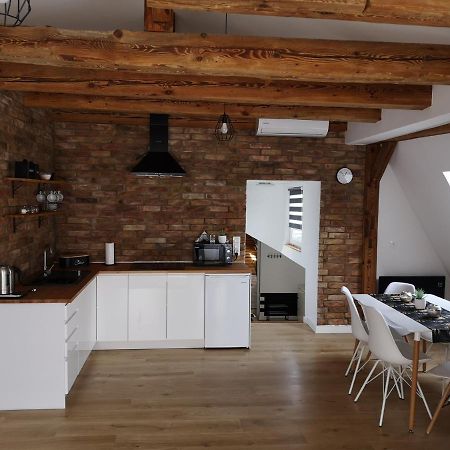Apartament Attic Apartment เมียนซิดดรอแย ภายนอก รูปภาพ