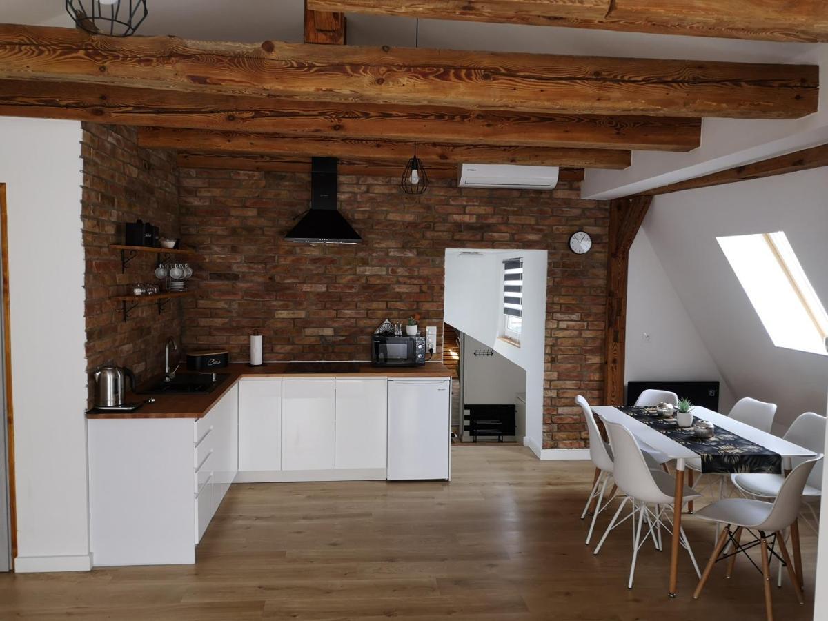 Apartament Attic Apartment เมียนซิดดรอแย ภายนอก รูปภาพ